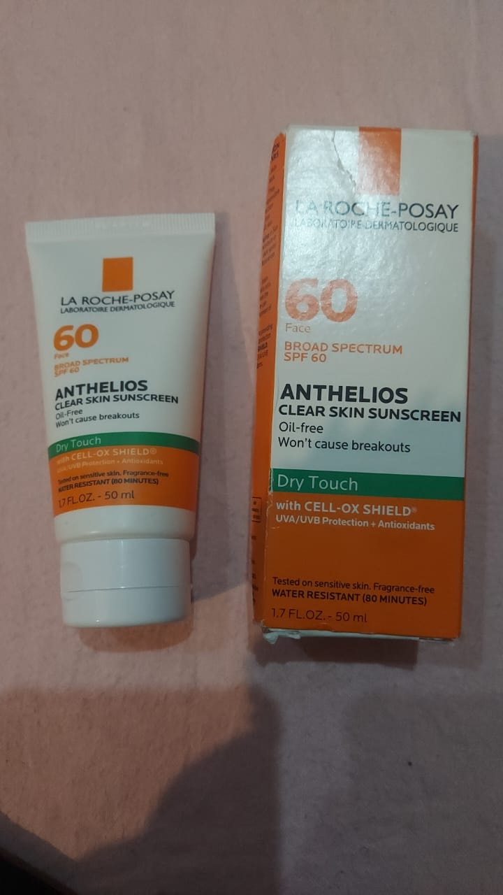 La Roche-Posay Anthelios Clear Skin Oil Free Sunscreen SPF 60 - 50 ml Expiry 01 - 2029