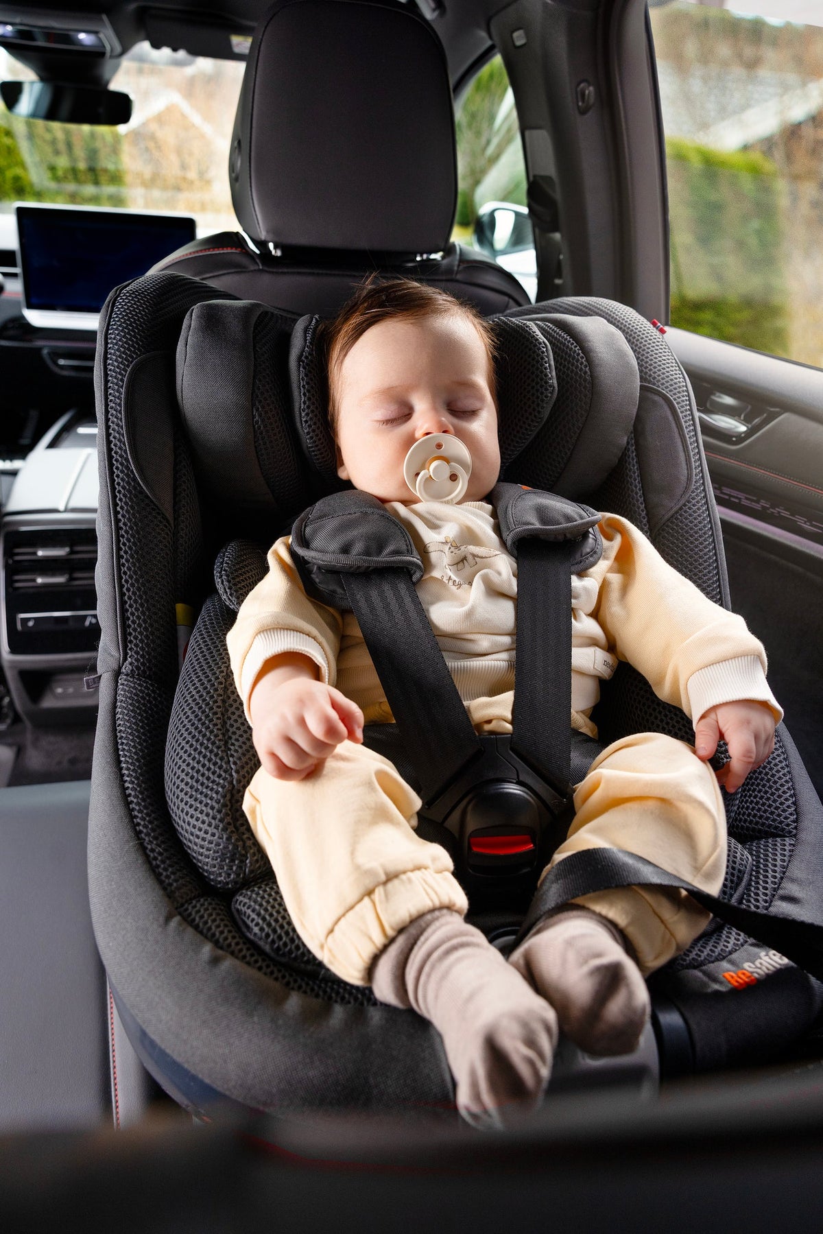BeSafe Beyond² 360 B - Rotating Car Seat(0–6 Years)
